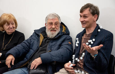 текстът говори на автора